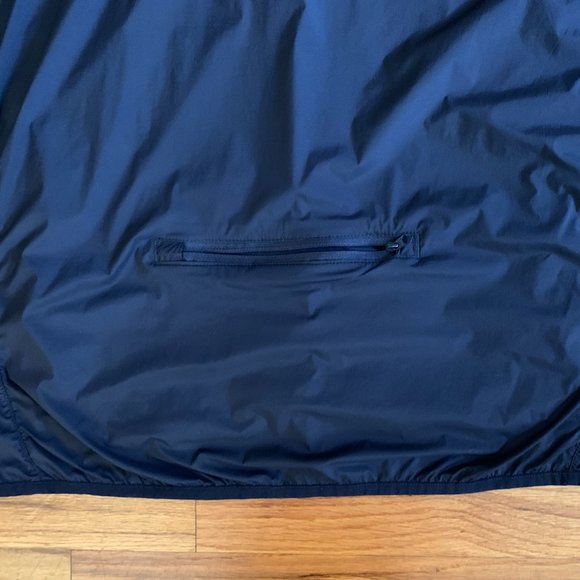 J. Lindeberg Light Packable Golf Jacket Blue Navy Large EXCELLENT - Picture 3 of 4
